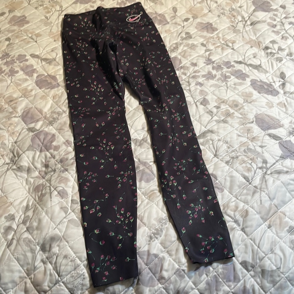 New Nike rose leggings XS